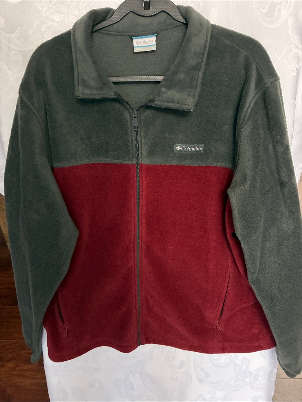 Columbia Men’s Olive Green and Burgundy Full-Zip Teddy Fleece Jacket